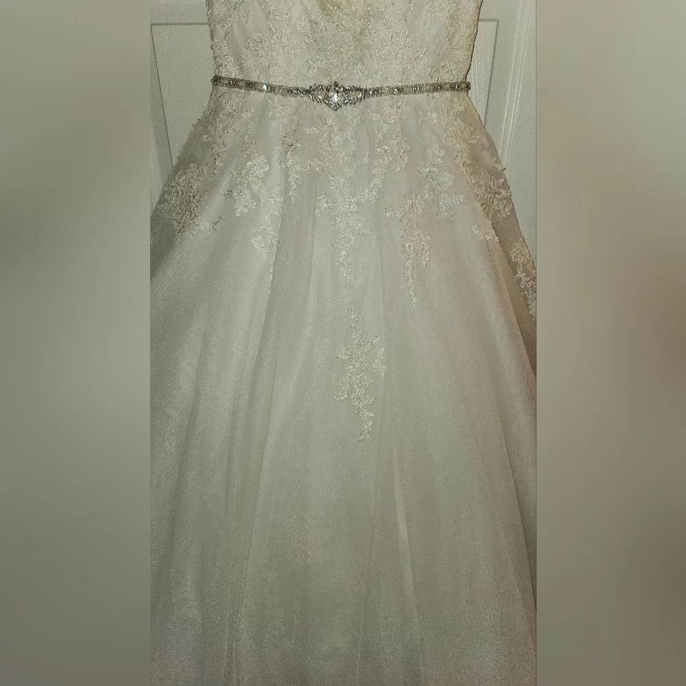 NWT! REBECCA INGRAM WEDDING DRESS ! (ONE PEARL IS MISSING ON THE SWAROVSKI BELT) - Picture 10 of 16